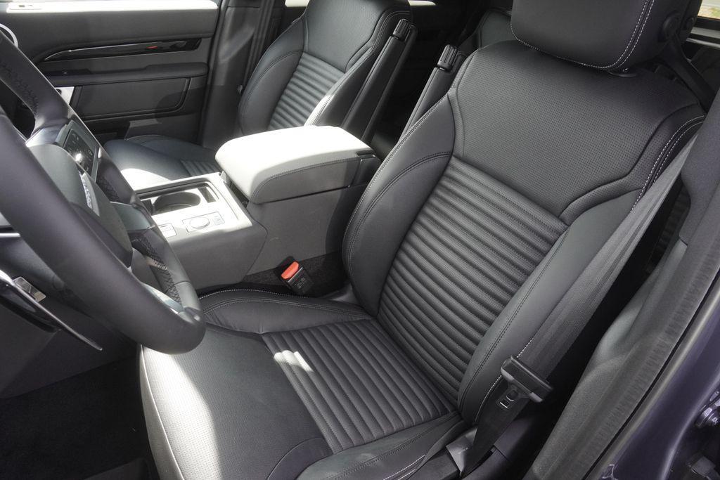 new 2025 Land Rover Discovery car, priced at $69,788