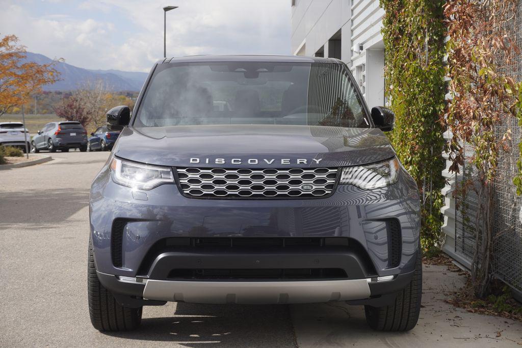 new 2025 Land Rover Discovery car, priced at $69,788