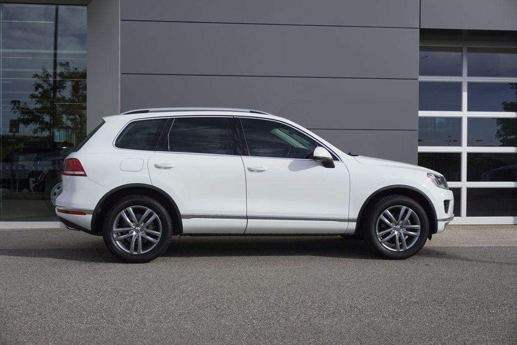used 2016 Volkswagen Touareg car, priced at $22,900