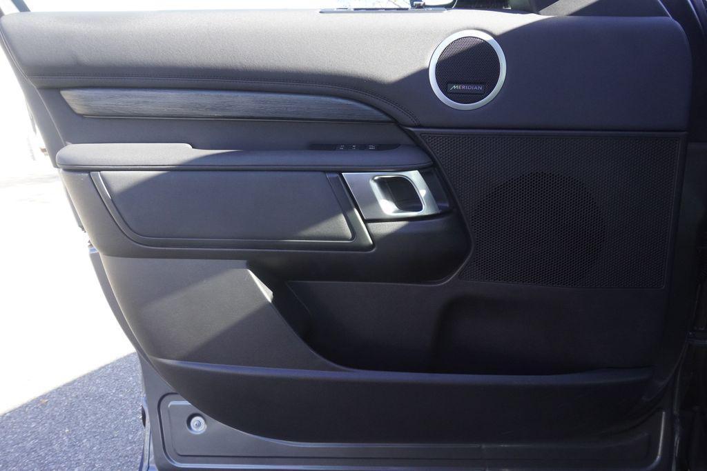 used 2017 Land Rover Discovery car, priced at $19,387