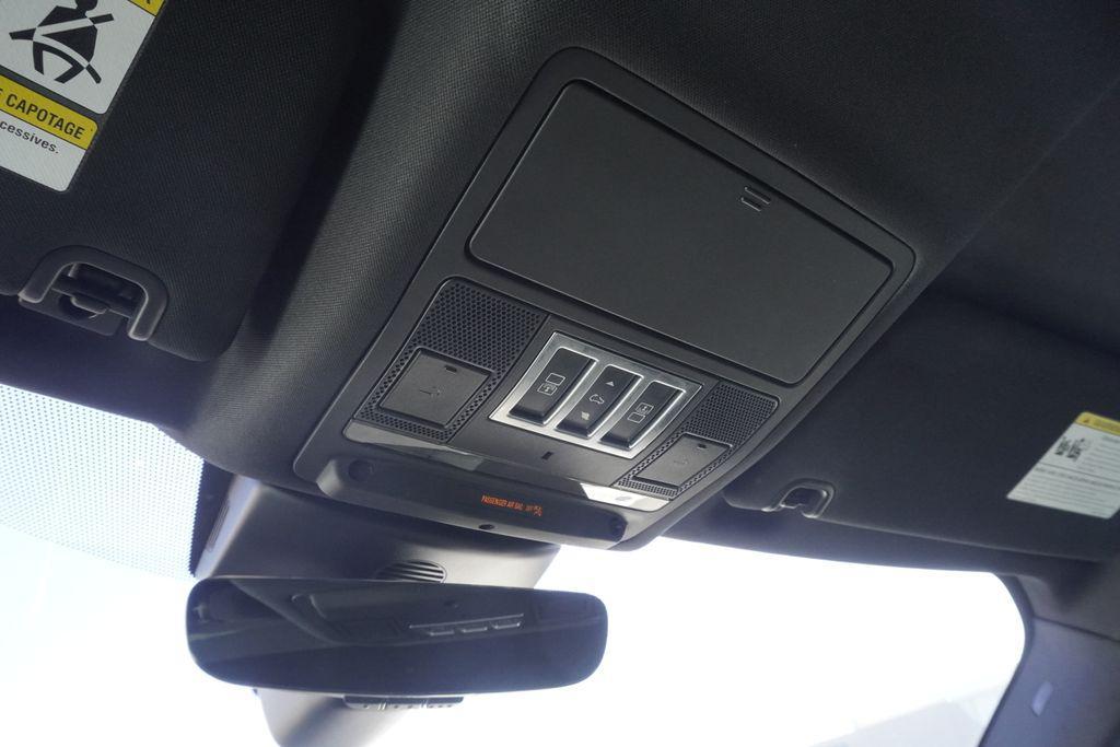 used 2017 Land Rover Discovery car, priced at $19,387