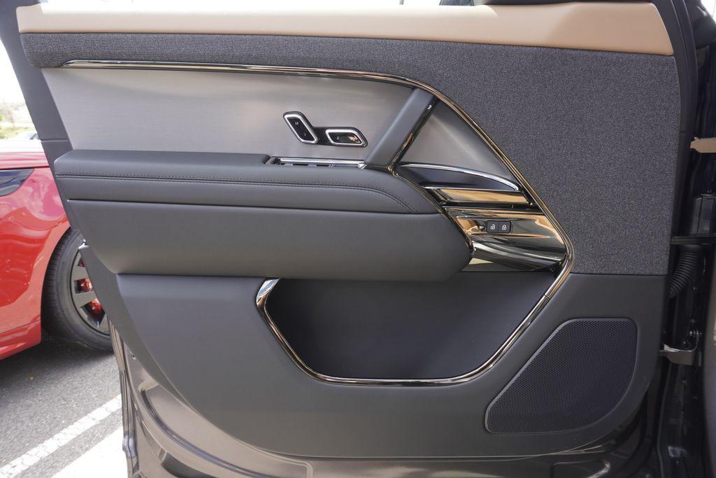new 2025 Land Rover Range Rover Sport car, priced at $105,115