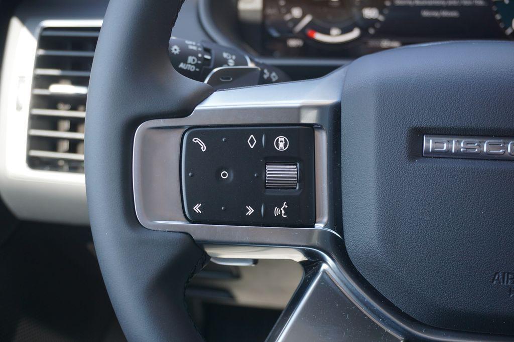 new 2025 Land Rover Discovery car, priced at $71,863