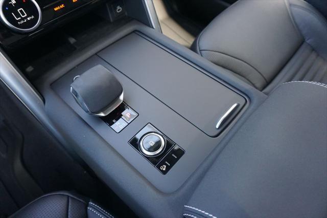 new 2025 Land Rover Discovery car, priced at $71,863