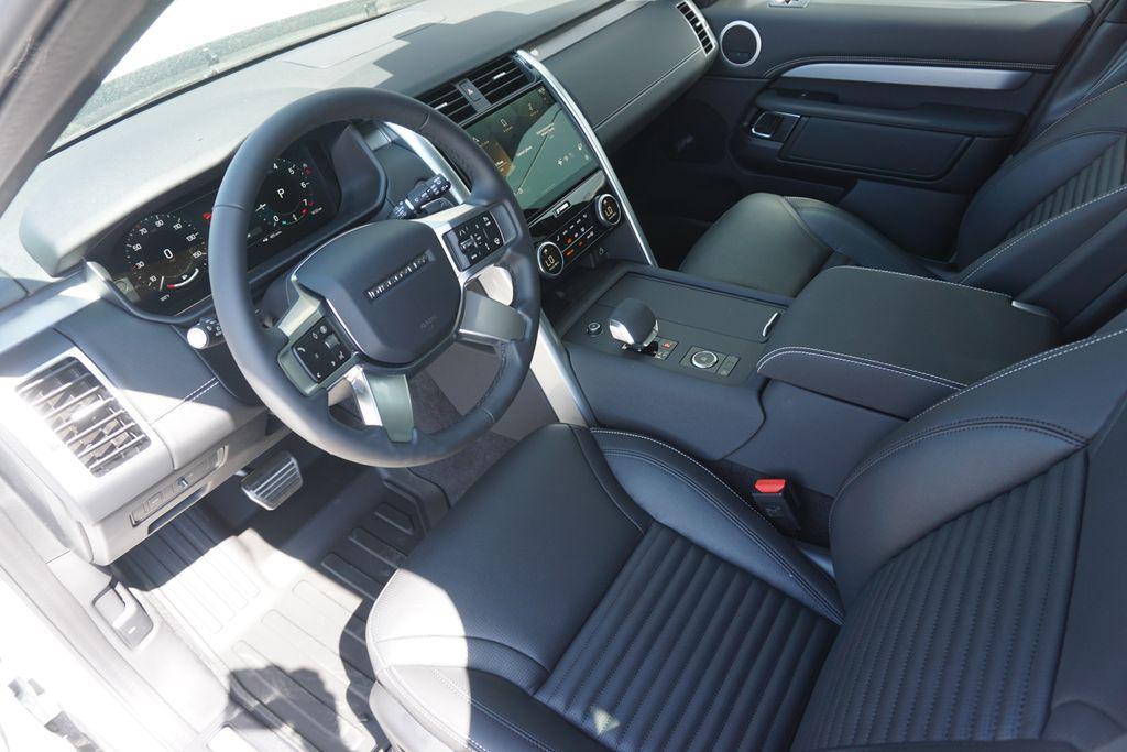 new 2025 Land Rover Discovery car, priced at $71,863