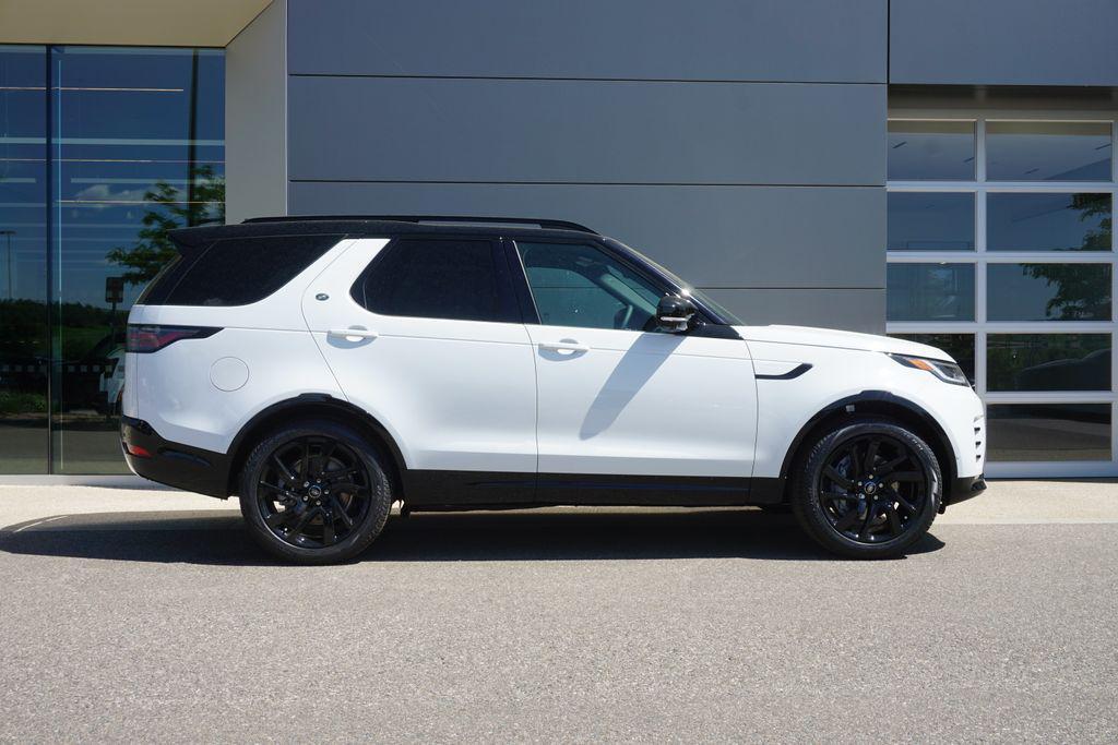 new 2025 Land Rover Discovery car, priced at $71,863