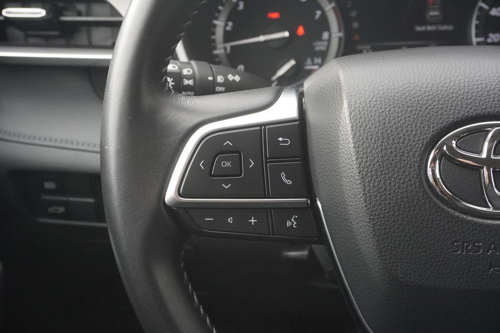 used 2020 Toyota Highlander car, priced at $33,693