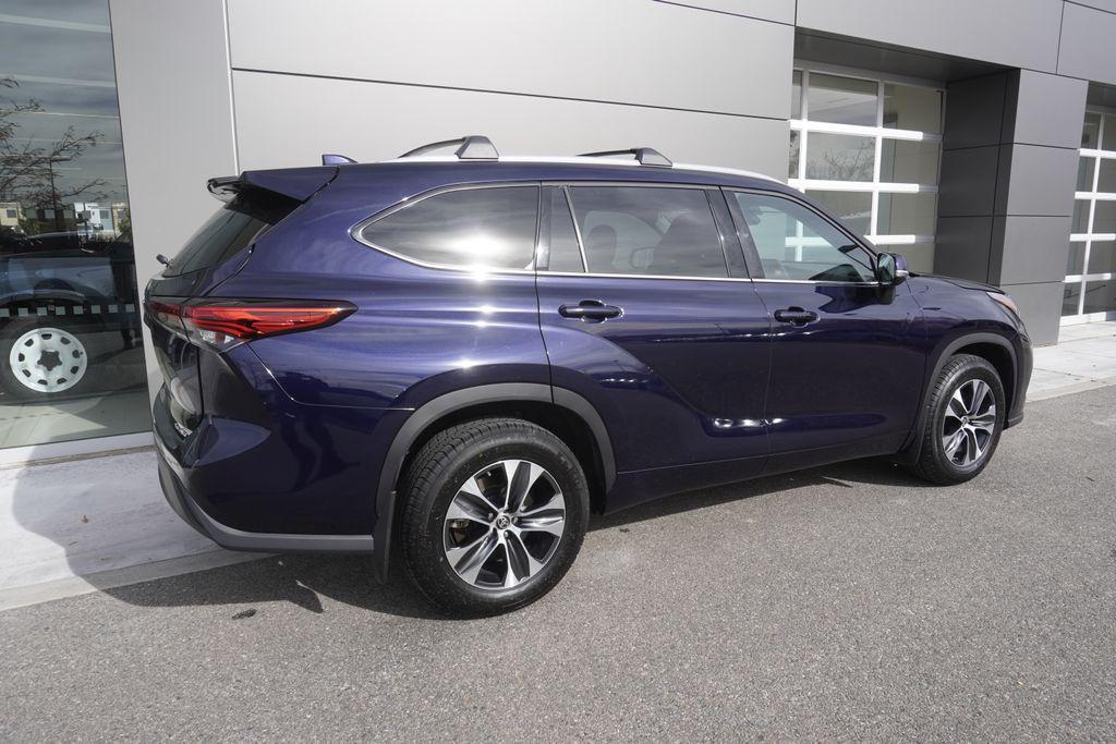 used 2020 Toyota Highlander car, priced at $33,693