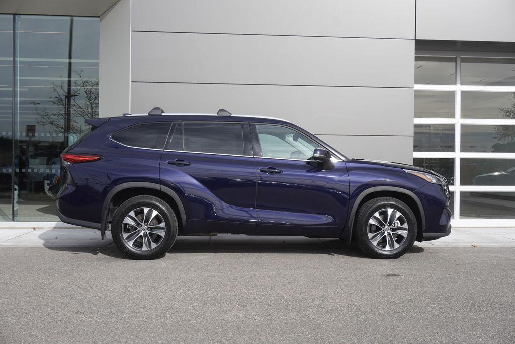 used 2020 Toyota Highlander car, priced at $33,693