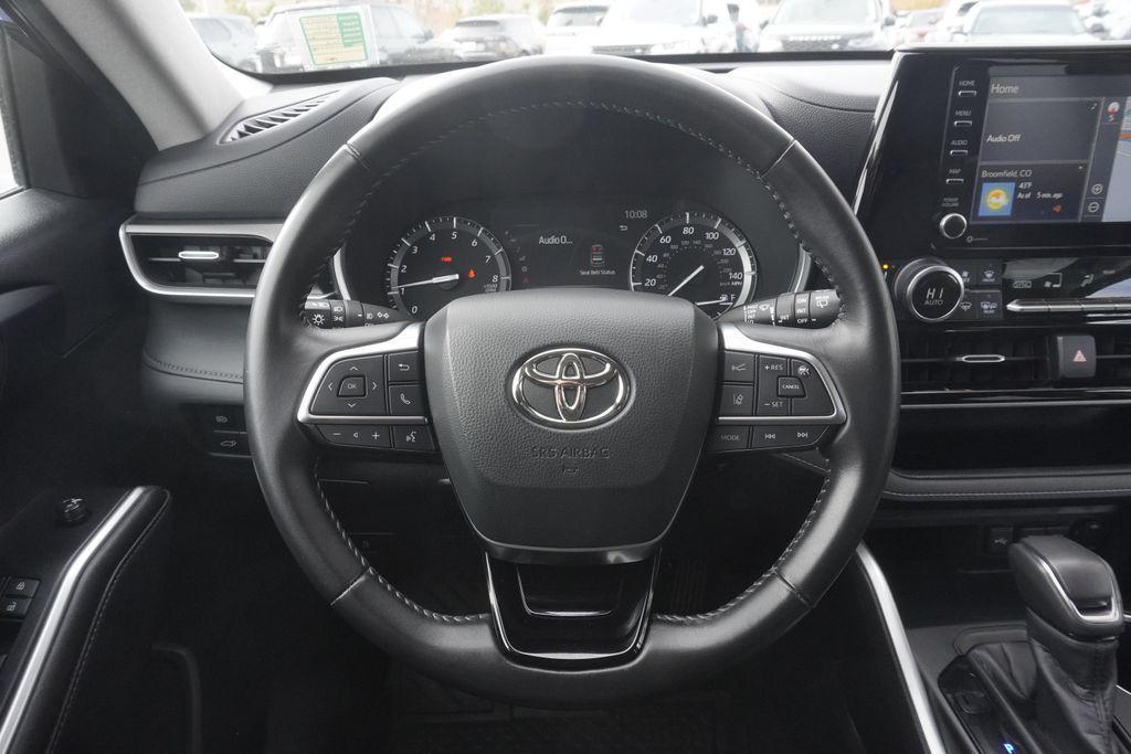 used 2020 Toyota Highlander car, priced at $33,693