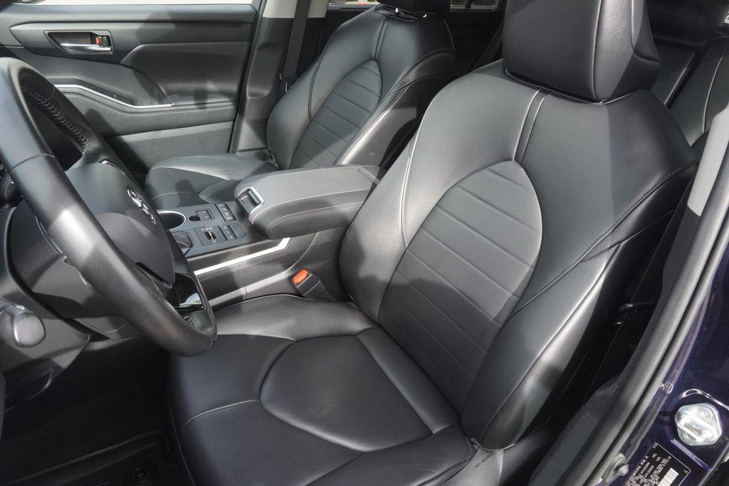 used 2020 Toyota Highlander car, priced at $33,693