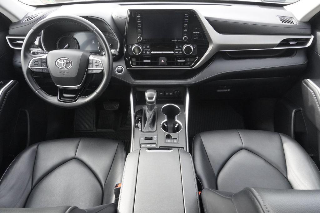 used 2020 Toyota Highlander car, priced at $33,693
