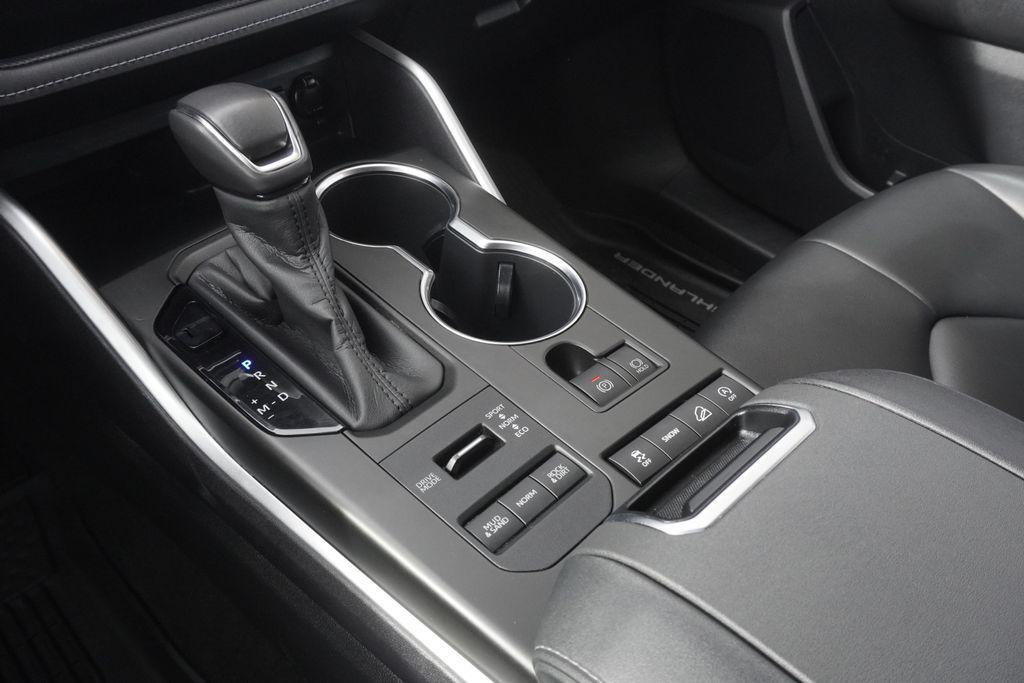 used 2020 Toyota Highlander car, priced at $33,693