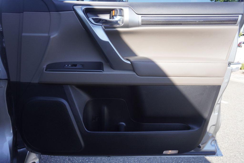 used 2022 Lexus GX 460 car, priced at $52,987