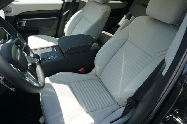 new 2025 Land Rover Discovery car, priced at $74,323