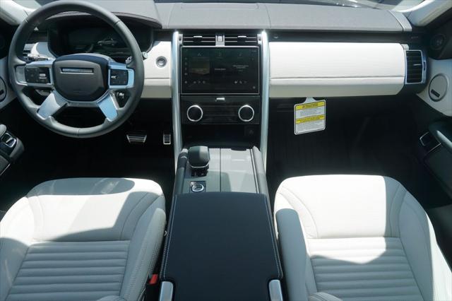 new 2025 Land Rover Discovery car, priced at $74,323