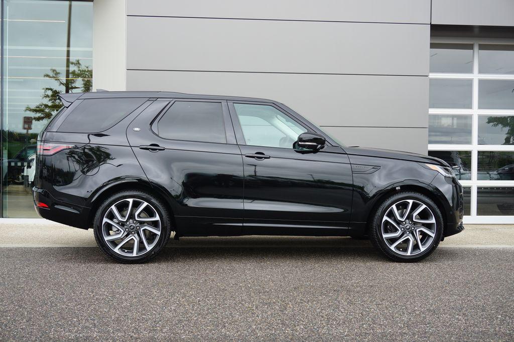 new 2025 Land Rover Discovery car, priced at $82,463