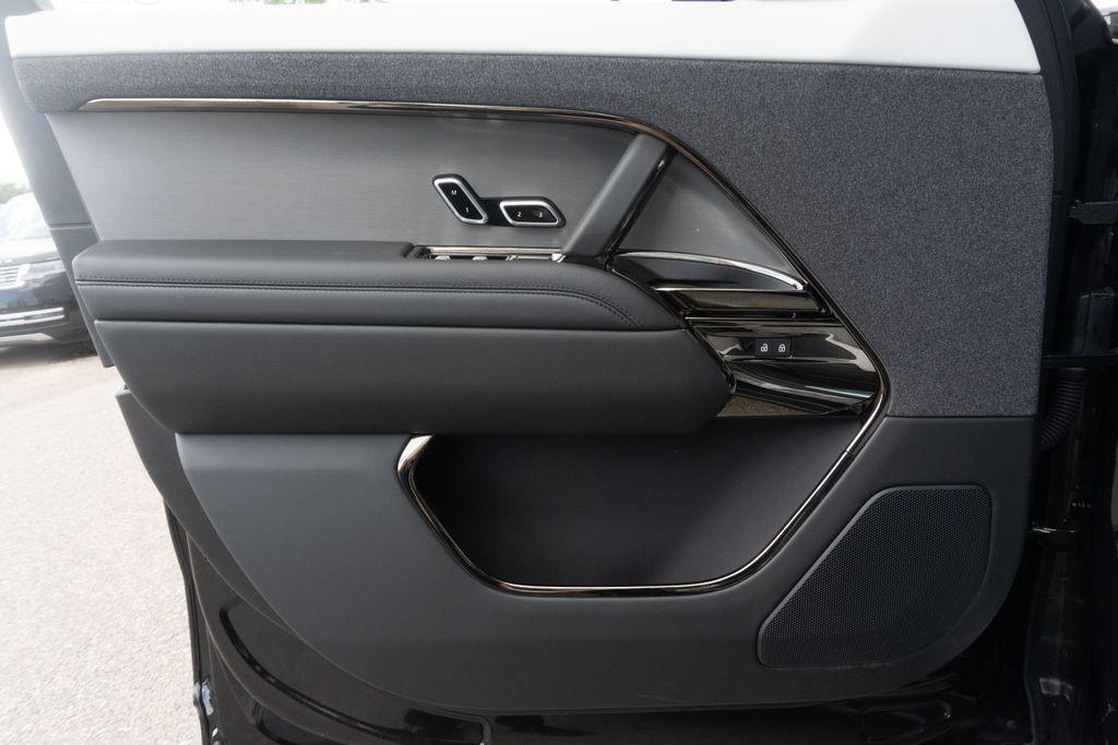 new 2025 Land Rover Range Rover Sport car, priced at $106,025