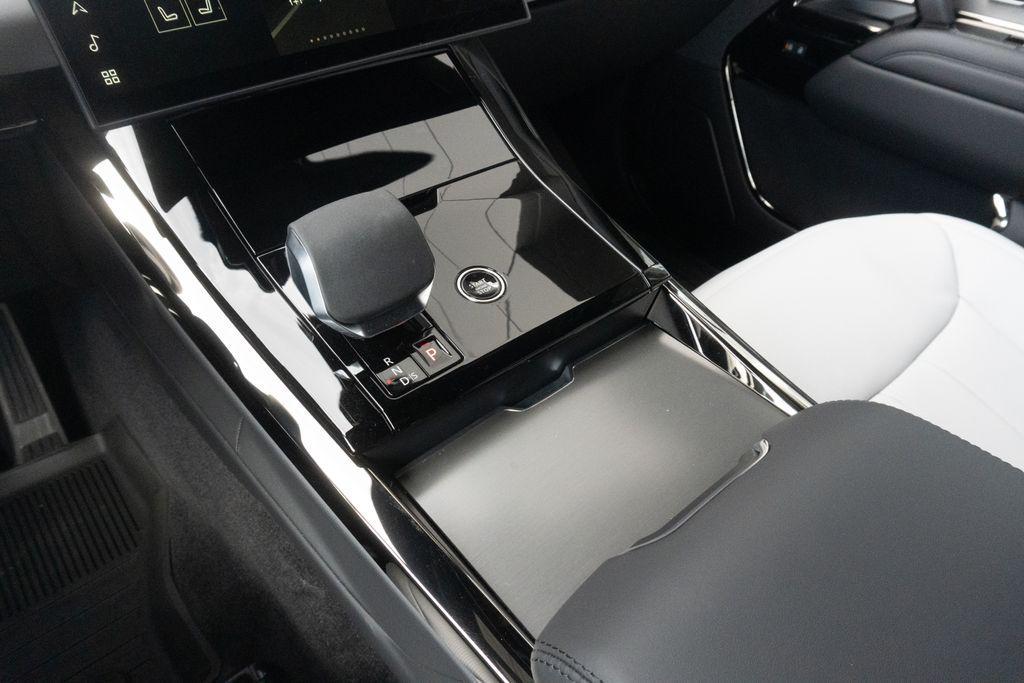 new 2025 Land Rover Range Rover Sport car, priced at $106,025