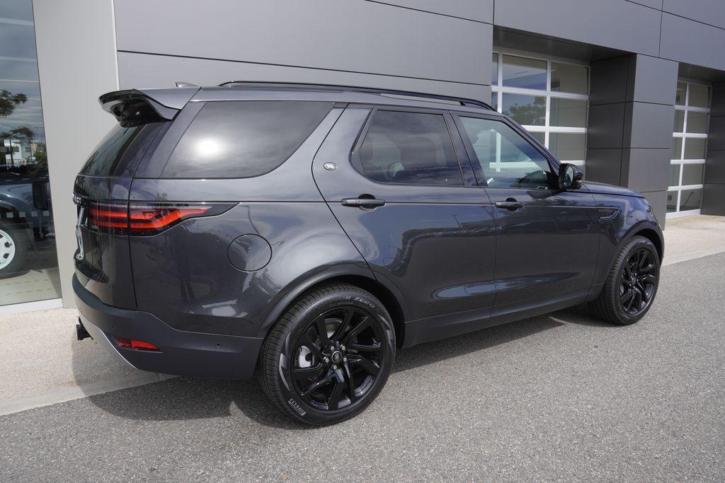 new 2025 Land Rover Discovery car, priced at $71,248