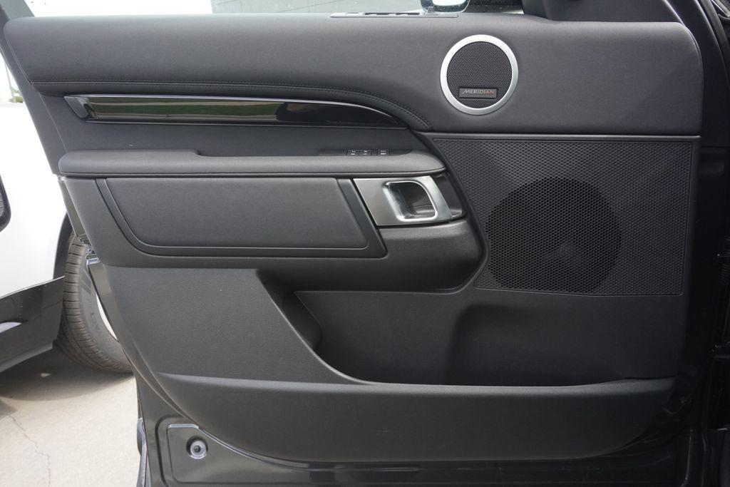 new 2025 Land Rover Discovery car, priced at $71,248
