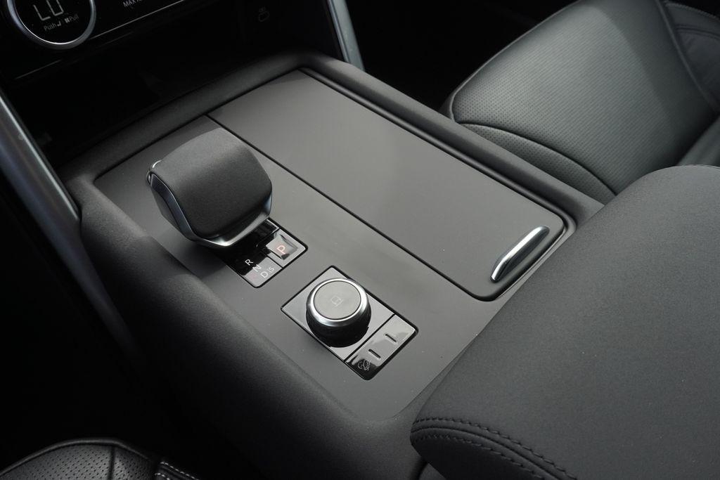 new 2025 Land Rover Discovery car, priced at $71,248