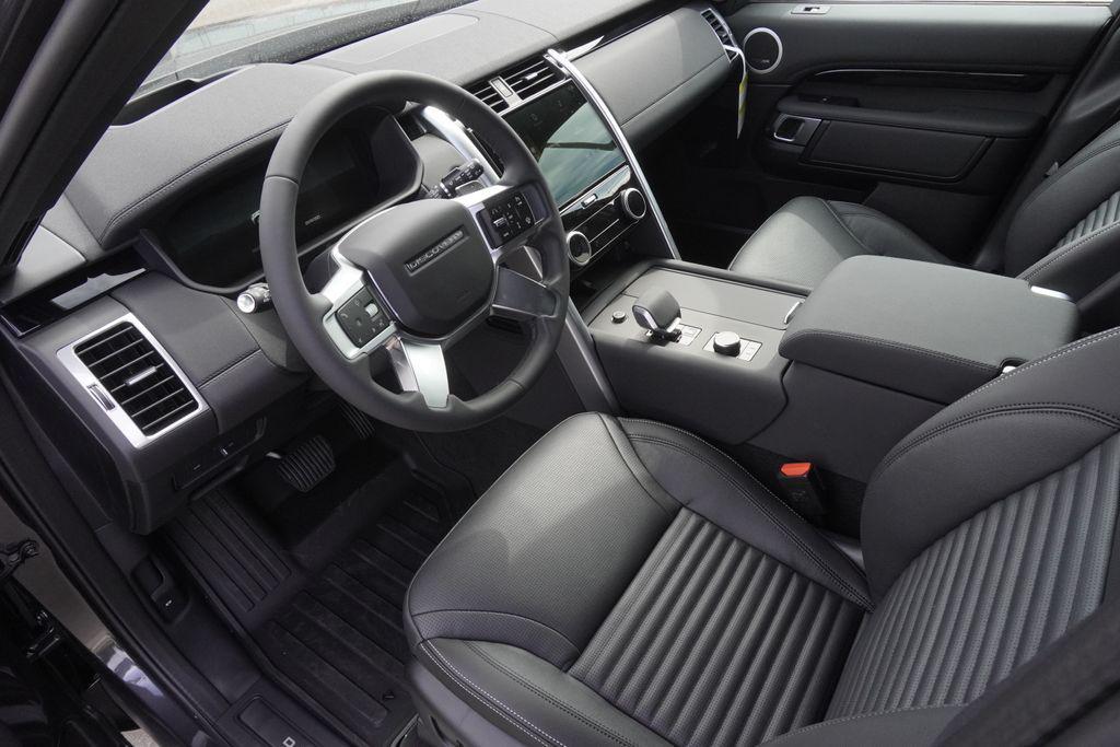 new 2025 Land Rover Discovery car, priced at $71,248