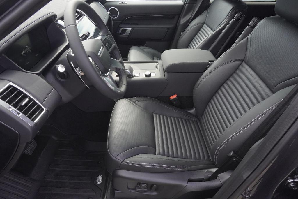 new 2025 Land Rover Discovery car, priced at $71,248