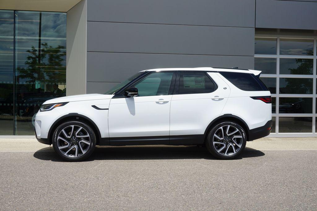 new 2025 Land Rover Discovery car, priced at $69,848