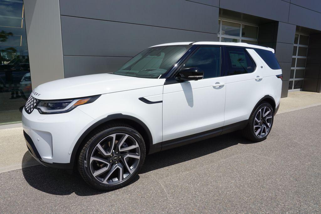 new 2025 Land Rover Discovery car, priced at $69,848