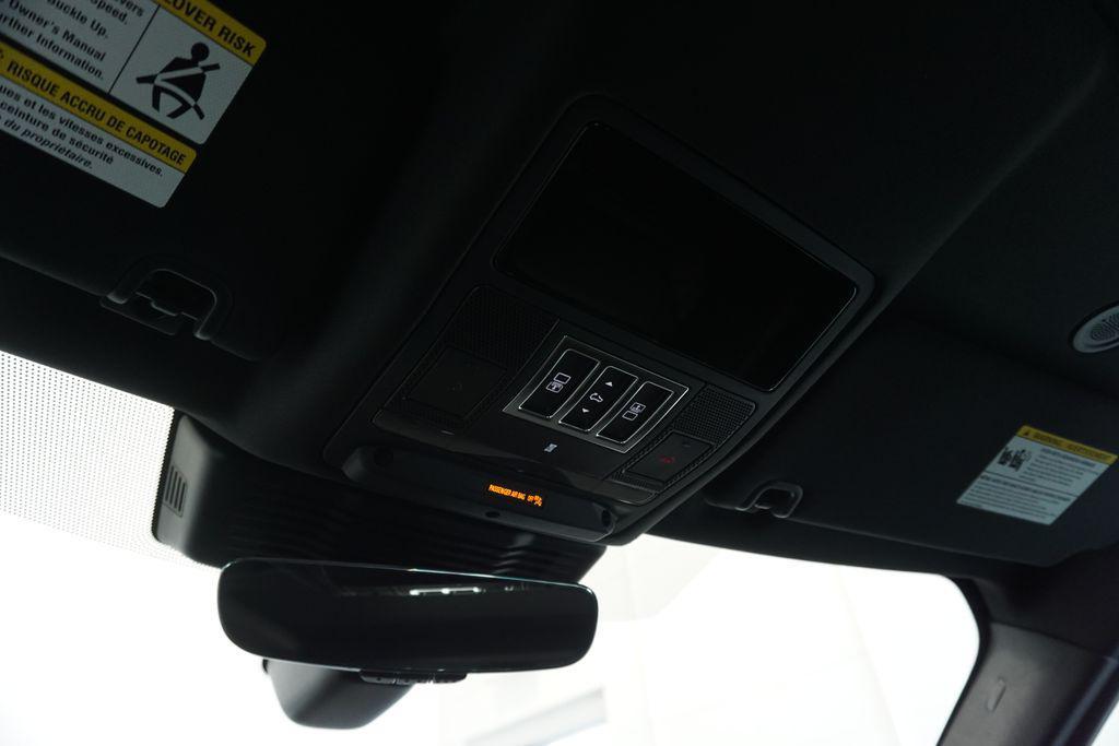 new 2025 Land Rover Discovery car, priced at $69,848