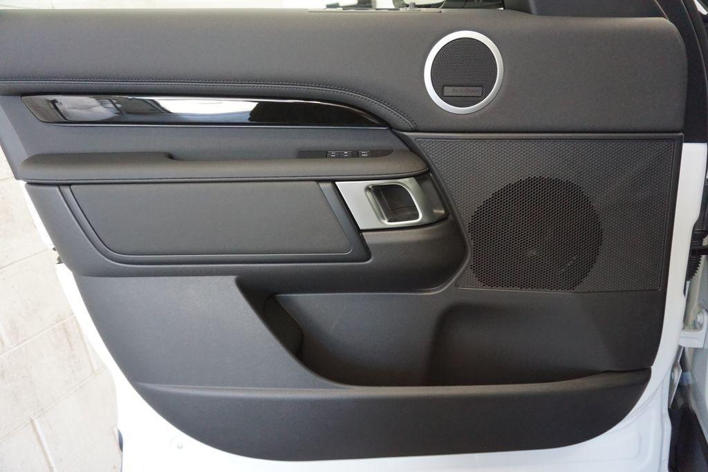 new 2025 Land Rover Discovery car, priced at $69,848