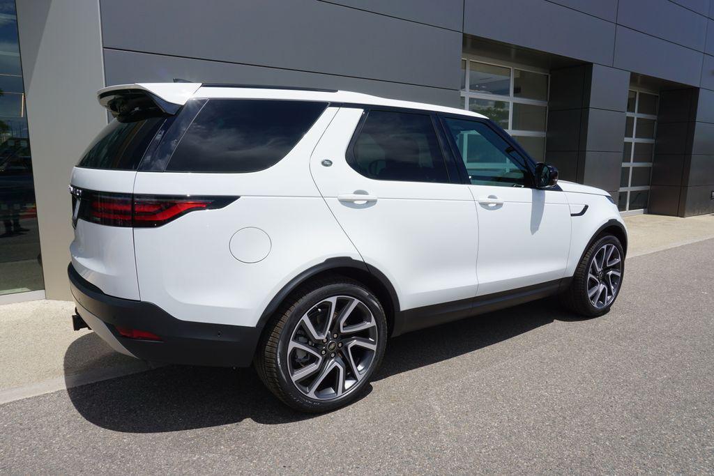new 2025 Land Rover Discovery car, priced at $69,848