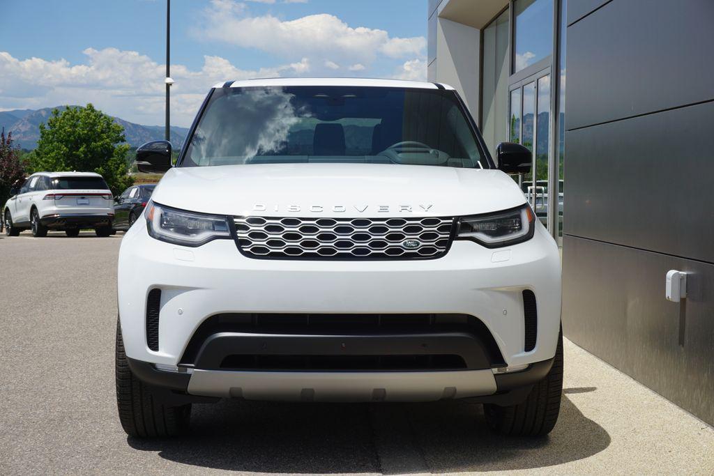 new 2025 Land Rover Discovery car, priced at $69,848