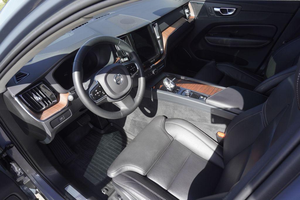 used 2023 Volvo XC60 car, priced at $40,387