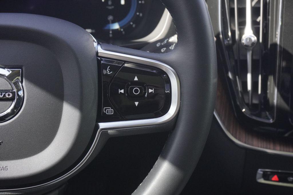 used 2023 Volvo XC60 car, priced at $40,387