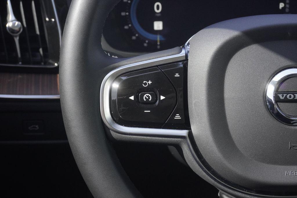 used 2023 Volvo XC60 car, priced at $40,387