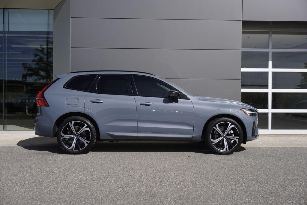 used 2023 Volvo XC60 car, priced at $40,387
