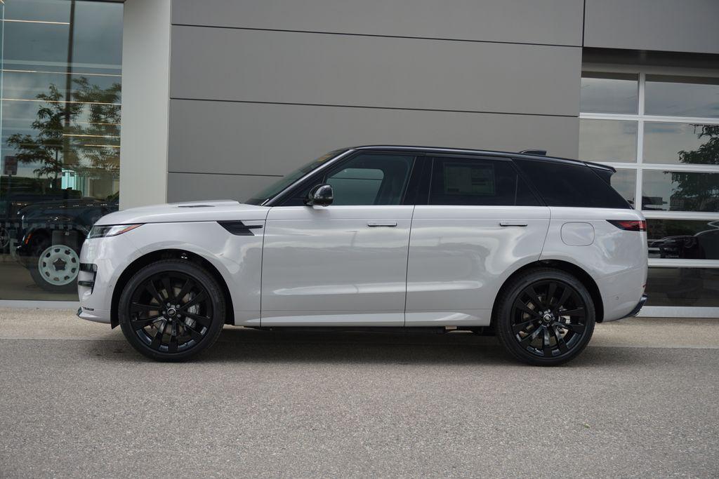 new 2025 Land Rover Range Rover Sport car, priced at $109,325