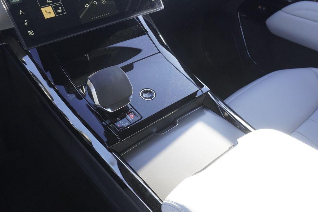 new 2025 Land Rover Range Rover Sport car, priced at $92,910