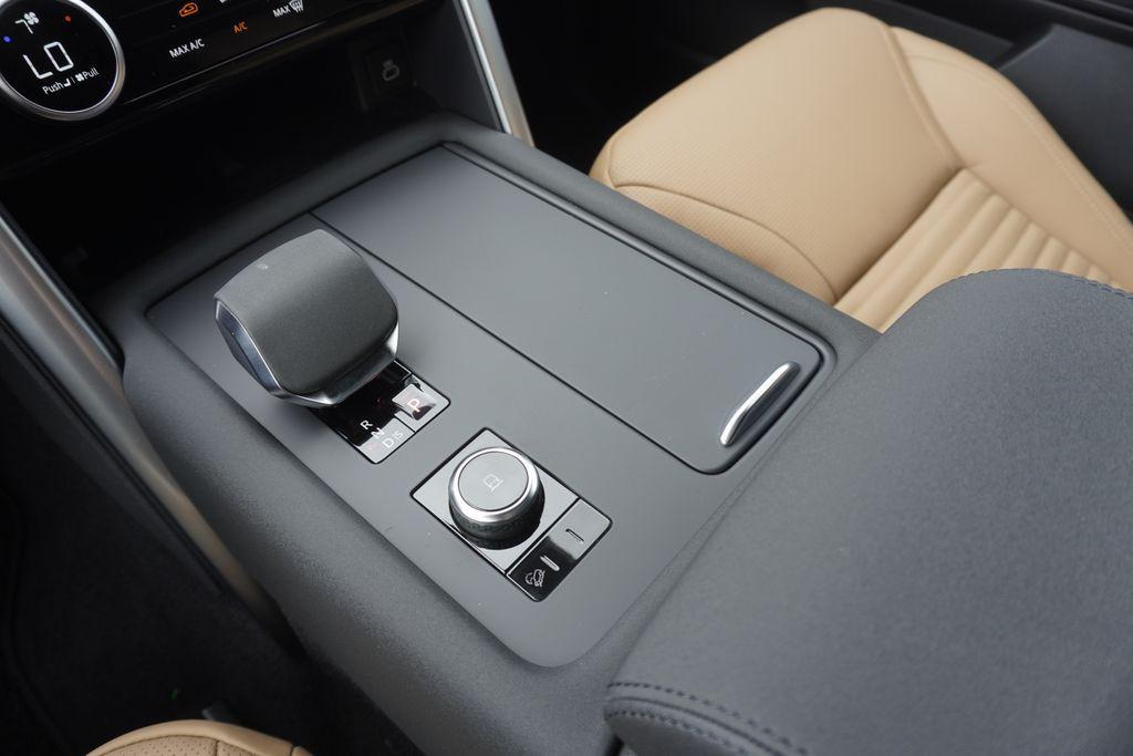 new 2025 Land Rover Discovery car, priced at $83,473