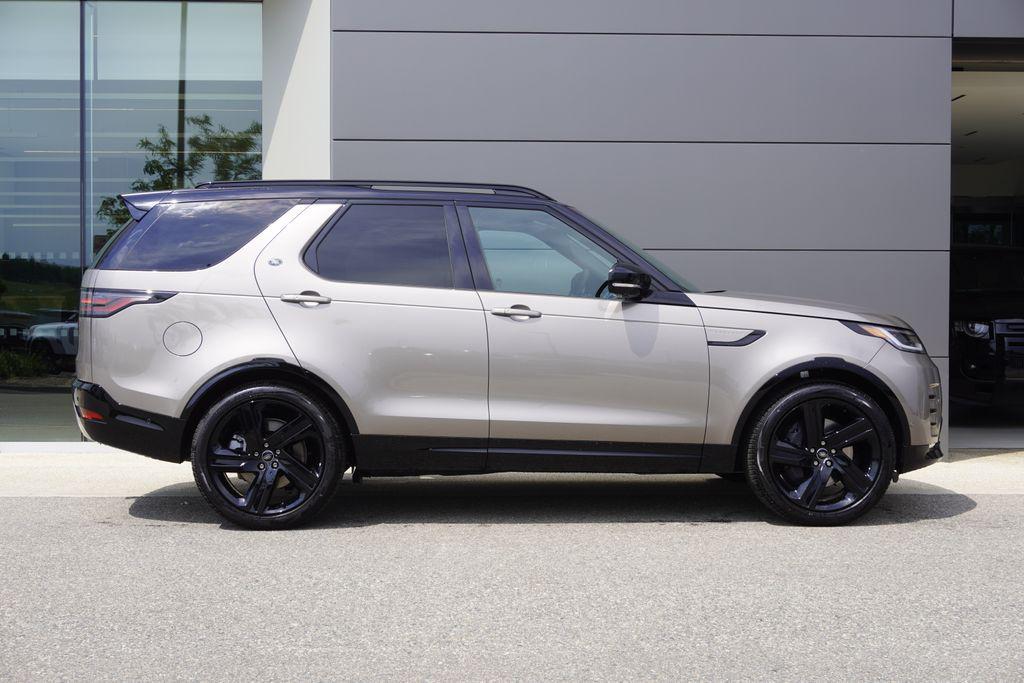 new 2025 Land Rover Discovery car, priced at $83,473