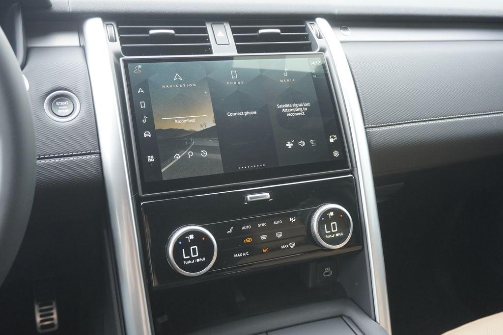 new 2025 Land Rover Discovery car, priced at $83,473