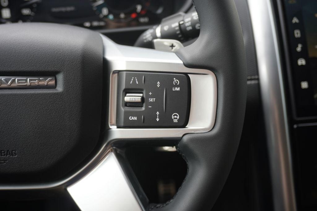 new 2025 Land Rover Discovery car, priced at $83,473