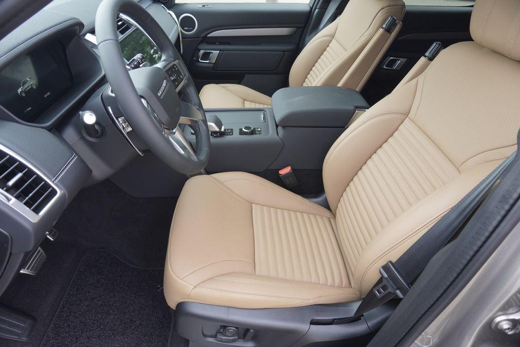 new 2025 Land Rover Discovery car, priced at $83,473