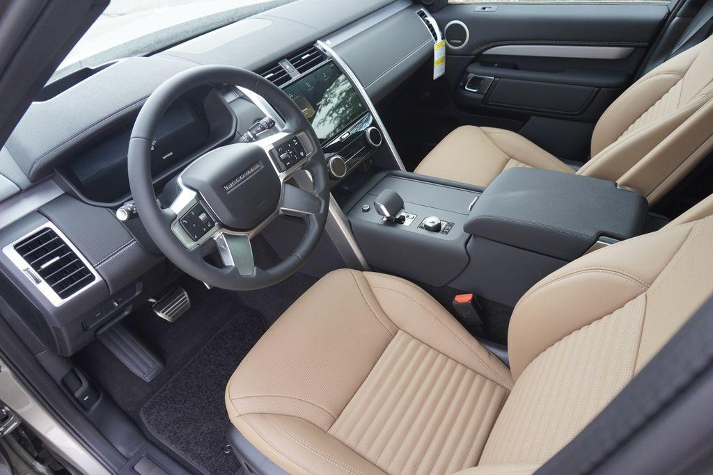 new 2025 Land Rover Discovery car, priced at $83,473