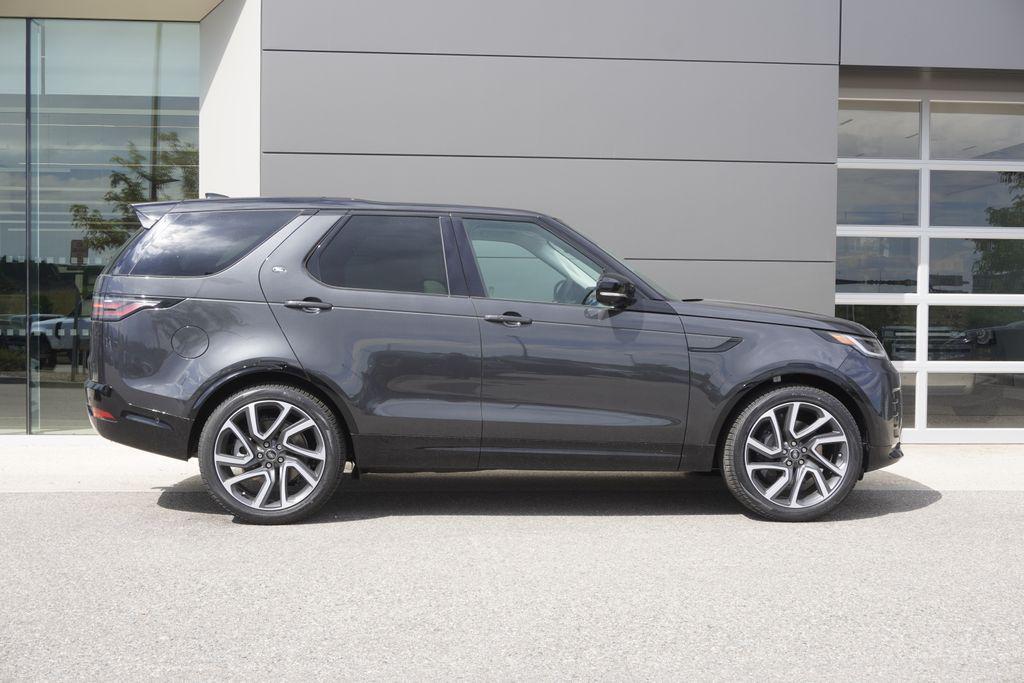 new 2025 Land Rover Discovery car, priced at $78,648