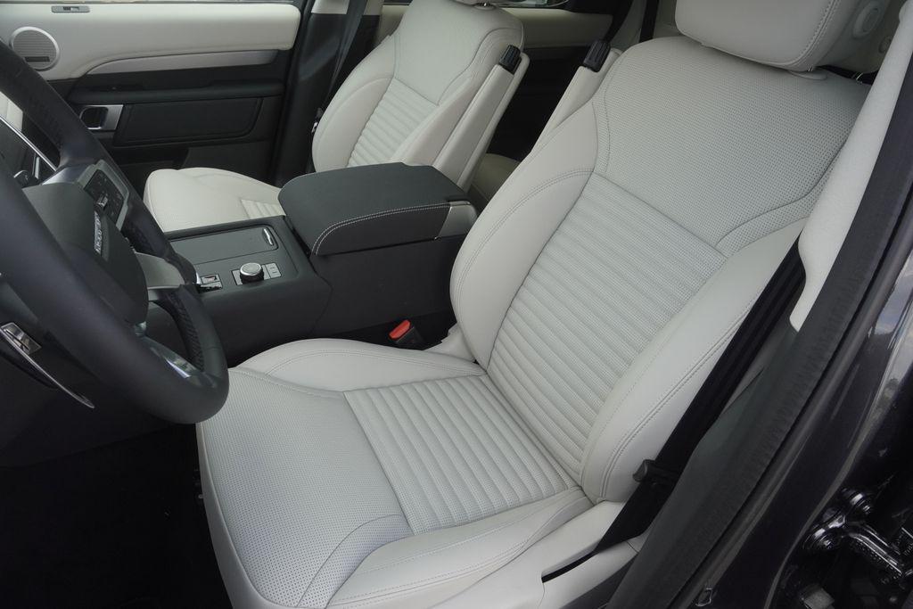 new 2025 Land Rover Discovery car, priced at $78,648