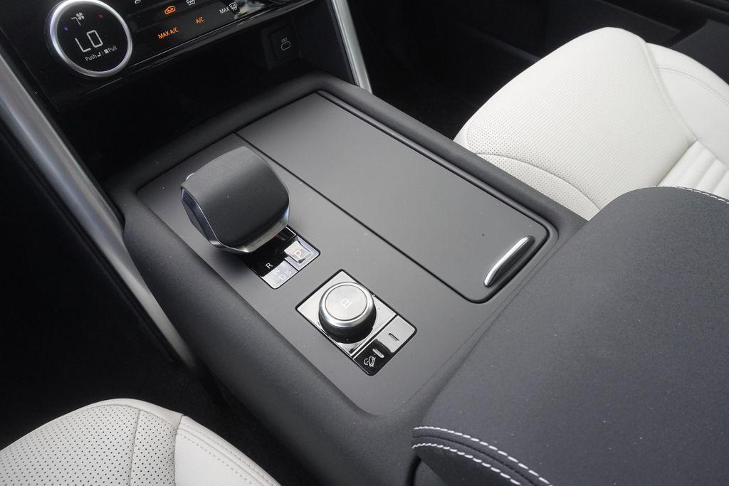 new 2025 Land Rover Discovery car, priced at $78,648