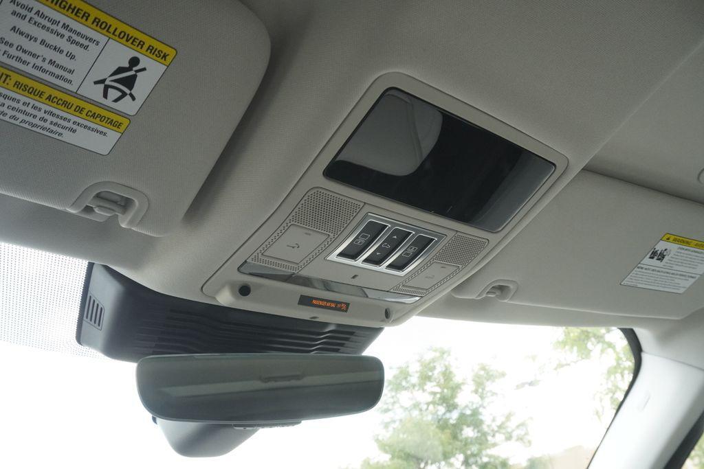 new 2025 Land Rover Discovery car, priced at $78,648